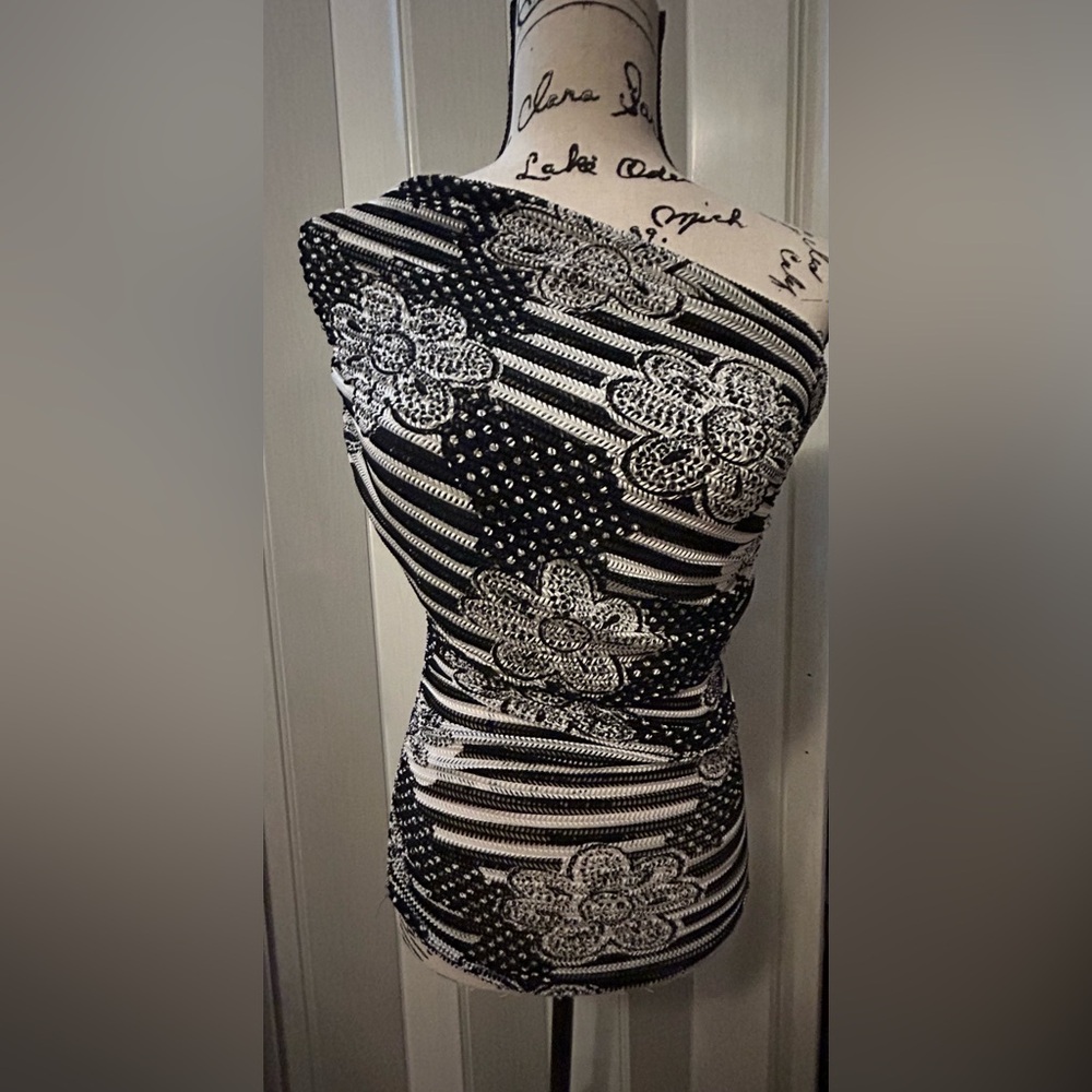 Black and White Floral Top by Papaya
